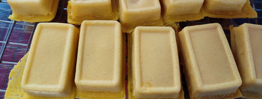 Matchbox ขนมกล่องไม้ขีด ขนมโบราณที่หาทานยาก แป้งนุ่มหนึบ ไส้หวานน้อย ทำสดใหม่ ใช้เนยแท้