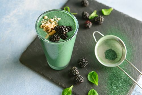 Spirulina Mulberry Smoothie