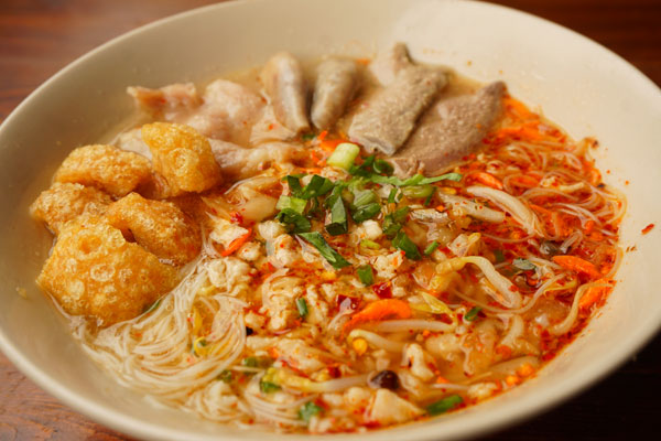 ก๋วยเตี๋ยวต้มยำกากหมูสูตรโบราณ