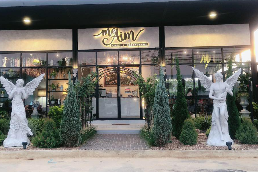 ร้านอาหารไทย Me Aim Cafe & Restaurant