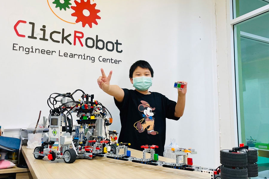 เขียนโปรแกรมควบคุมหุ่นยนต์ ClickRobot Engineer Learning Center