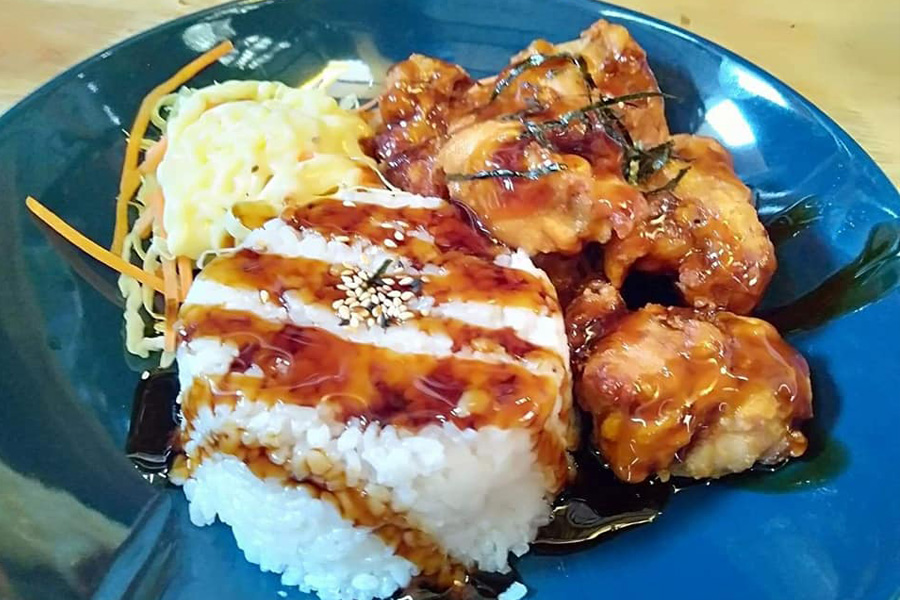 คินิกุ ข้าวแกงกะหรี่ญี่ปุ่น อาหารญี่ปุ่นจานเดียว และเมนูข้าวหน้าแบบต่าง ๆ อีกหลากหลายเมนู