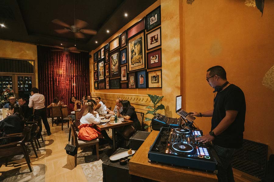 Bollywood Phuket Restaurant and Bar อาหารอินเดียต้นตำรับ และฟิวชั่น