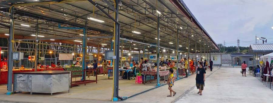 ตลาดศิริทรัพย์เซ็นเตอร์ ตลาดกลางคืน ตลาดสด ขายของ นิคมพัฒนา ระยอง